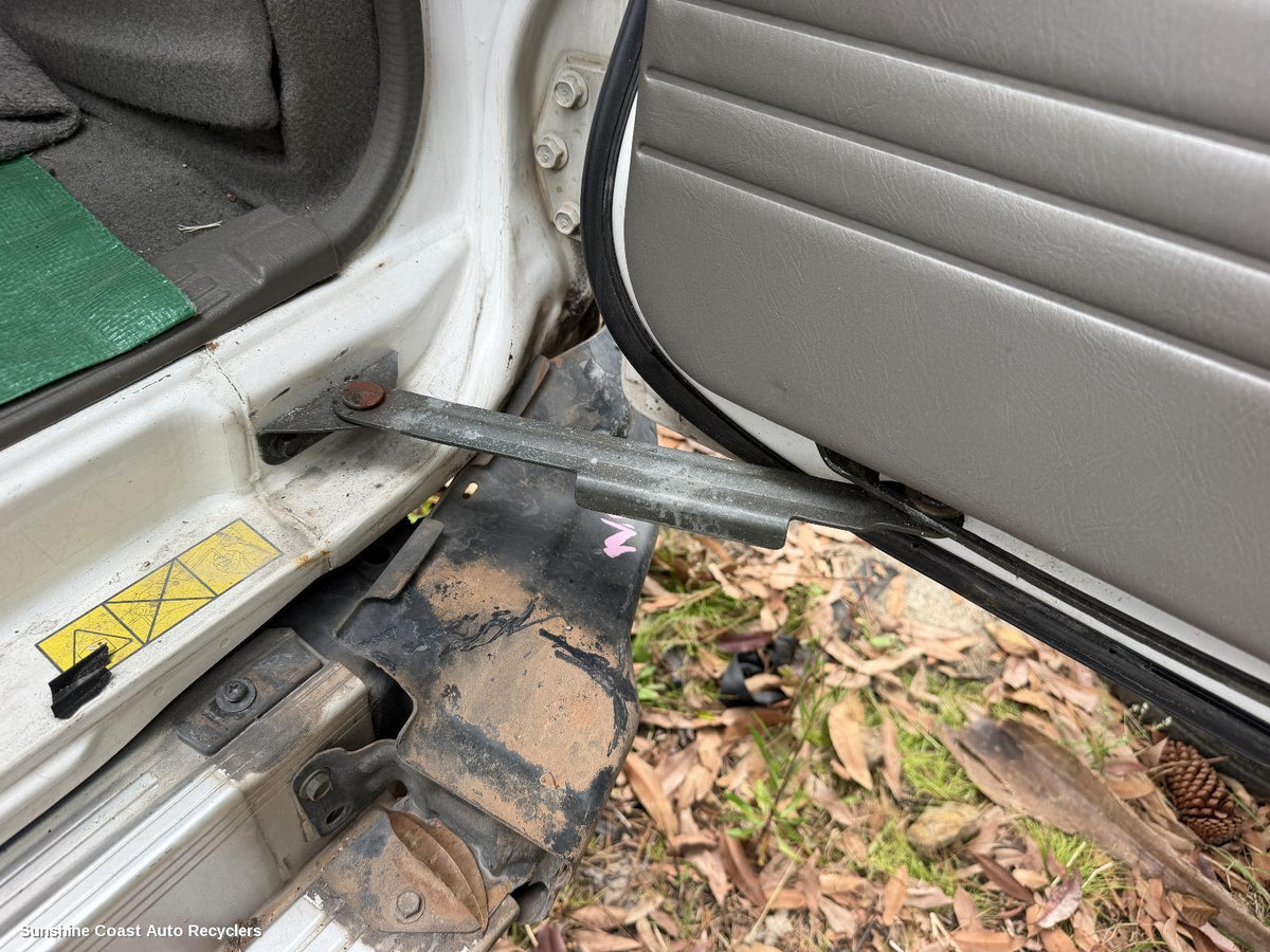 1997-2017 Nissan Patrol Hatch Strut