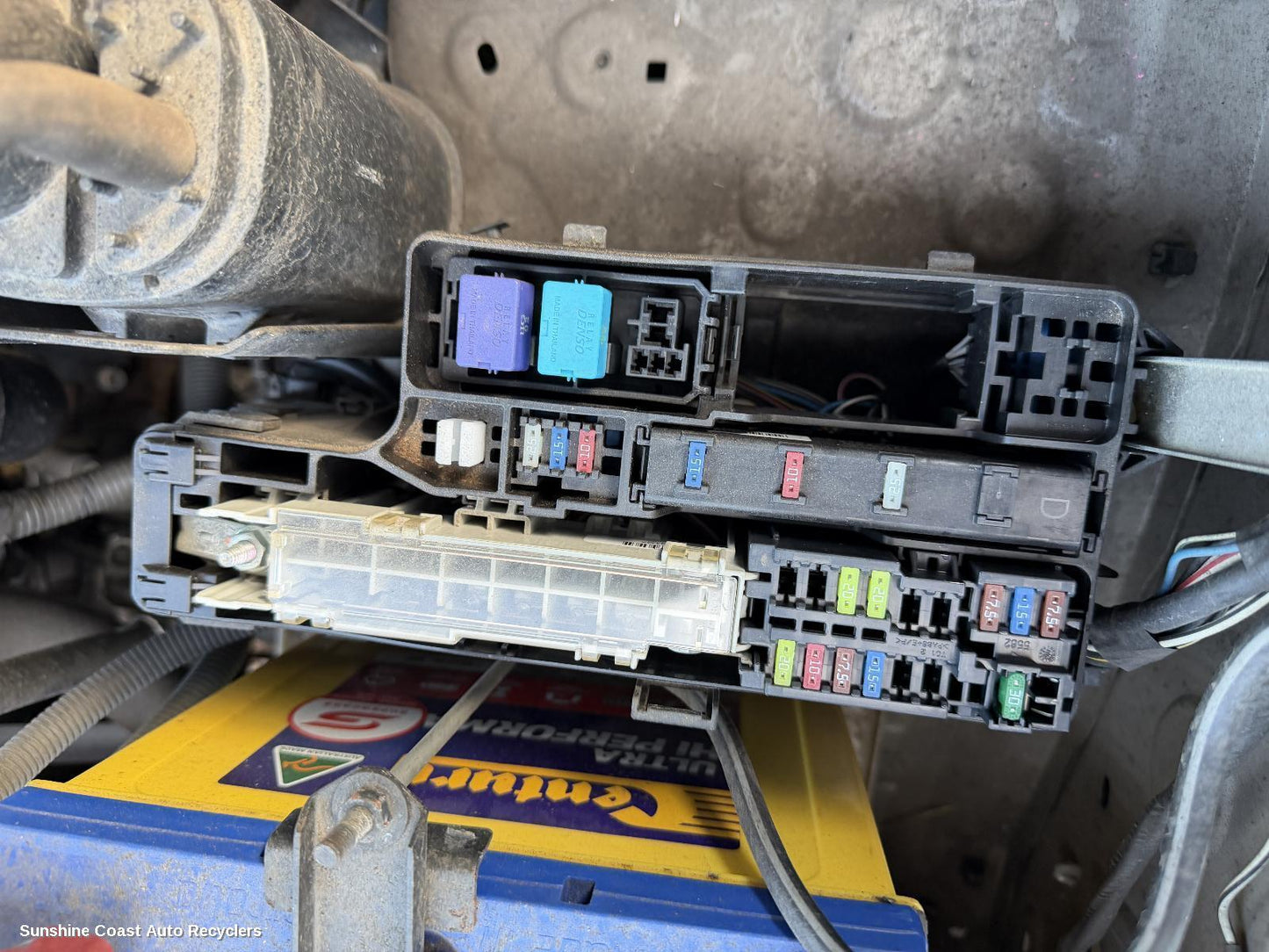 2005-2015 Toyota Hilux Fuse Box