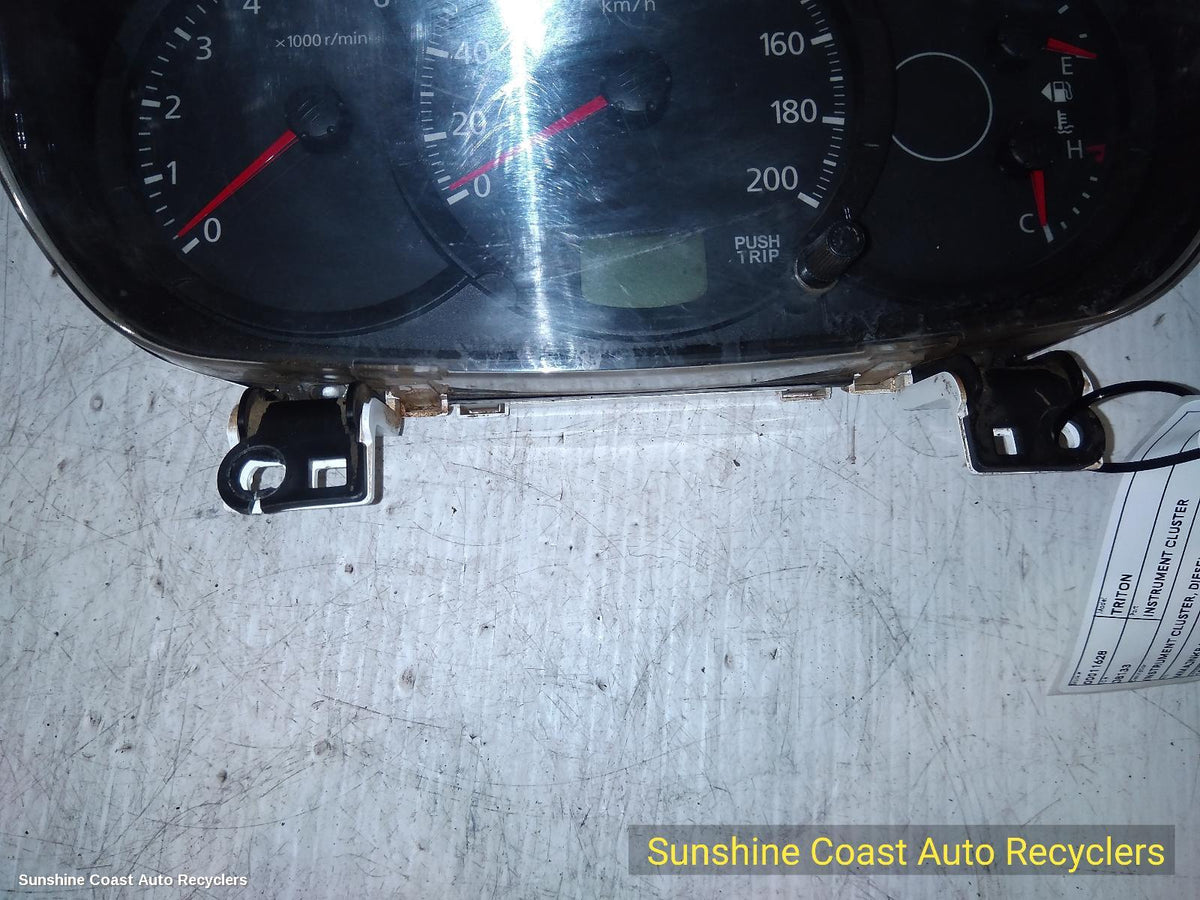 2009-2015 Mitsubishi Triton Instrument Cluster