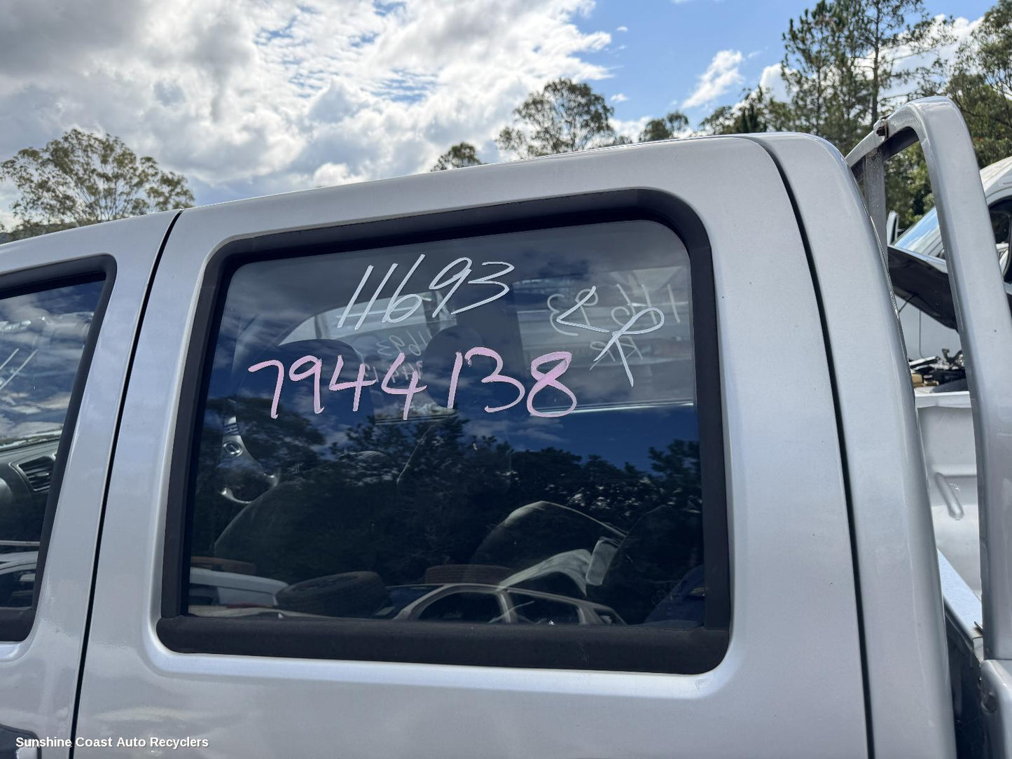 2012 Great Wall V200/v240 Left Rear Door Window