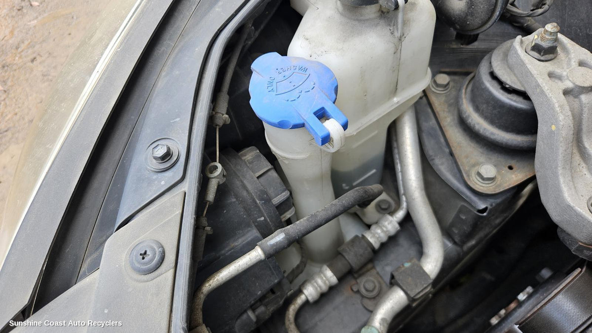 2007-2012 Hyundai I30 Washer Bottle