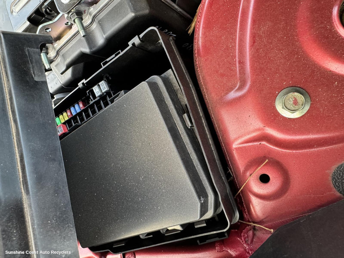 2021-2026 Mitsubishi Outlander Fuse Box