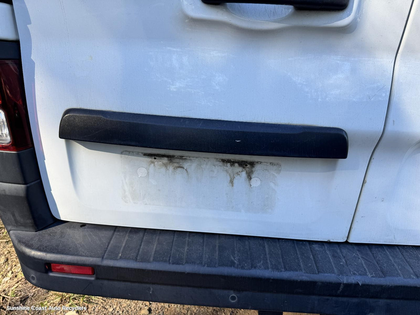 2015-2026 Renault Trafic Rear Garnish