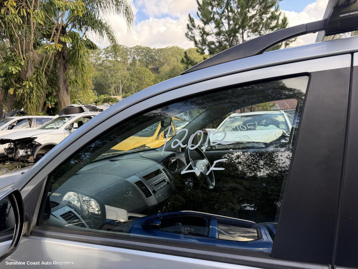 2006-2012 Mitsubishi Outlander Left Front Door Window