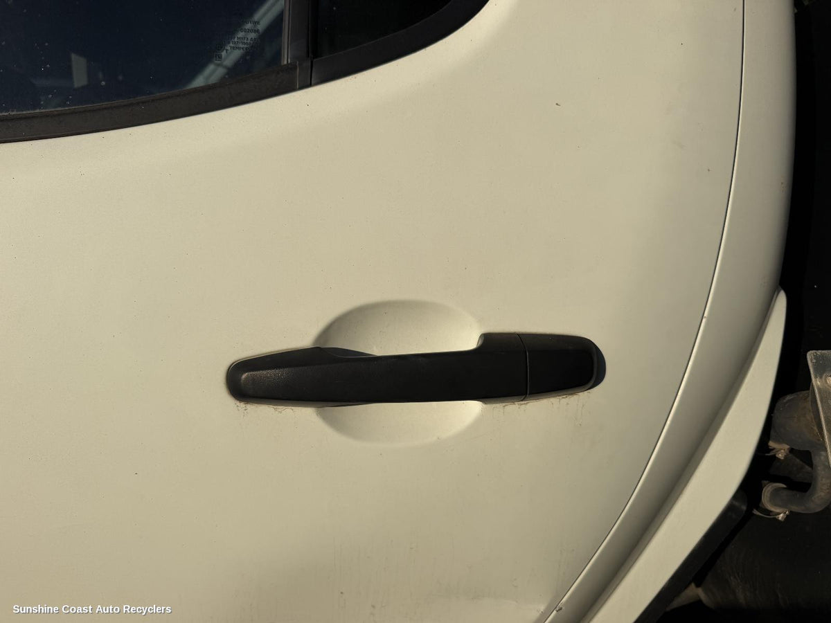 2006-2015 Mitsubishi Triton Door Handle