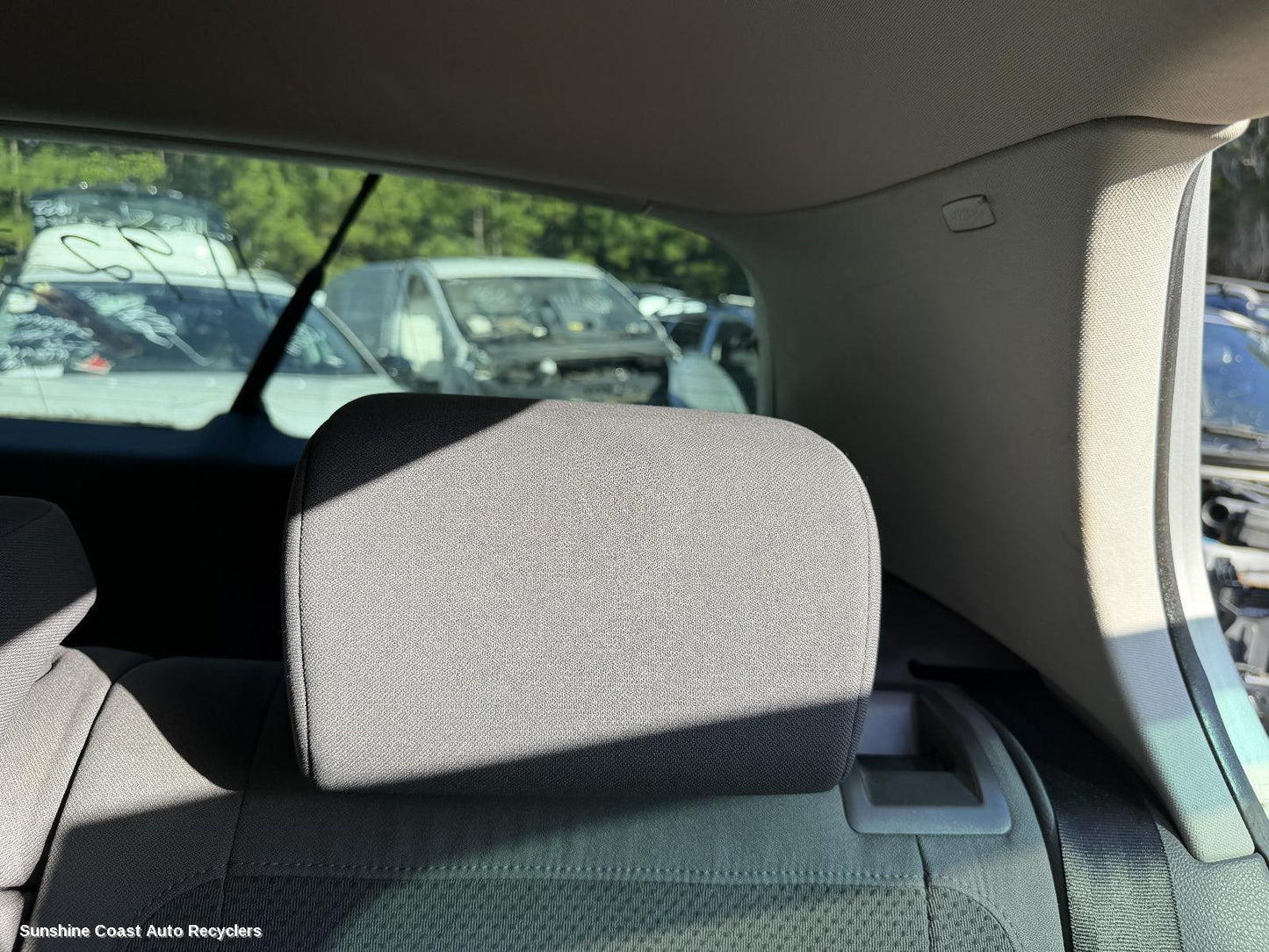 2004-2009 Volkswagen Golf Headrest