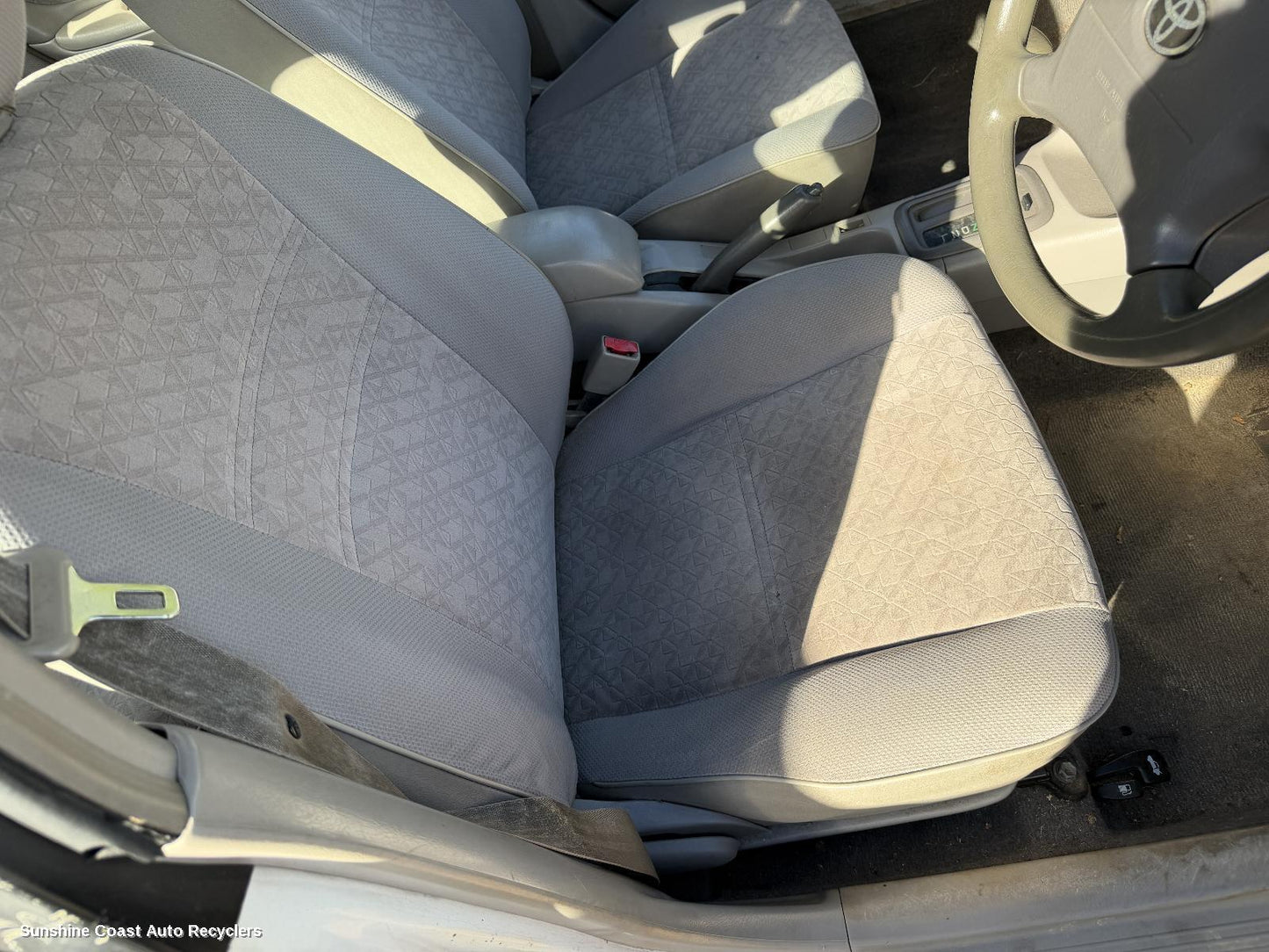1998-2001 Toyota Corolla Front Seat