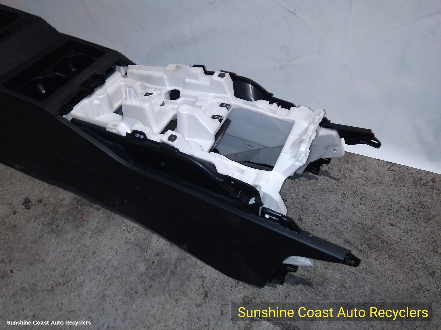 2021-2026 Mitsubishi Outlander Console