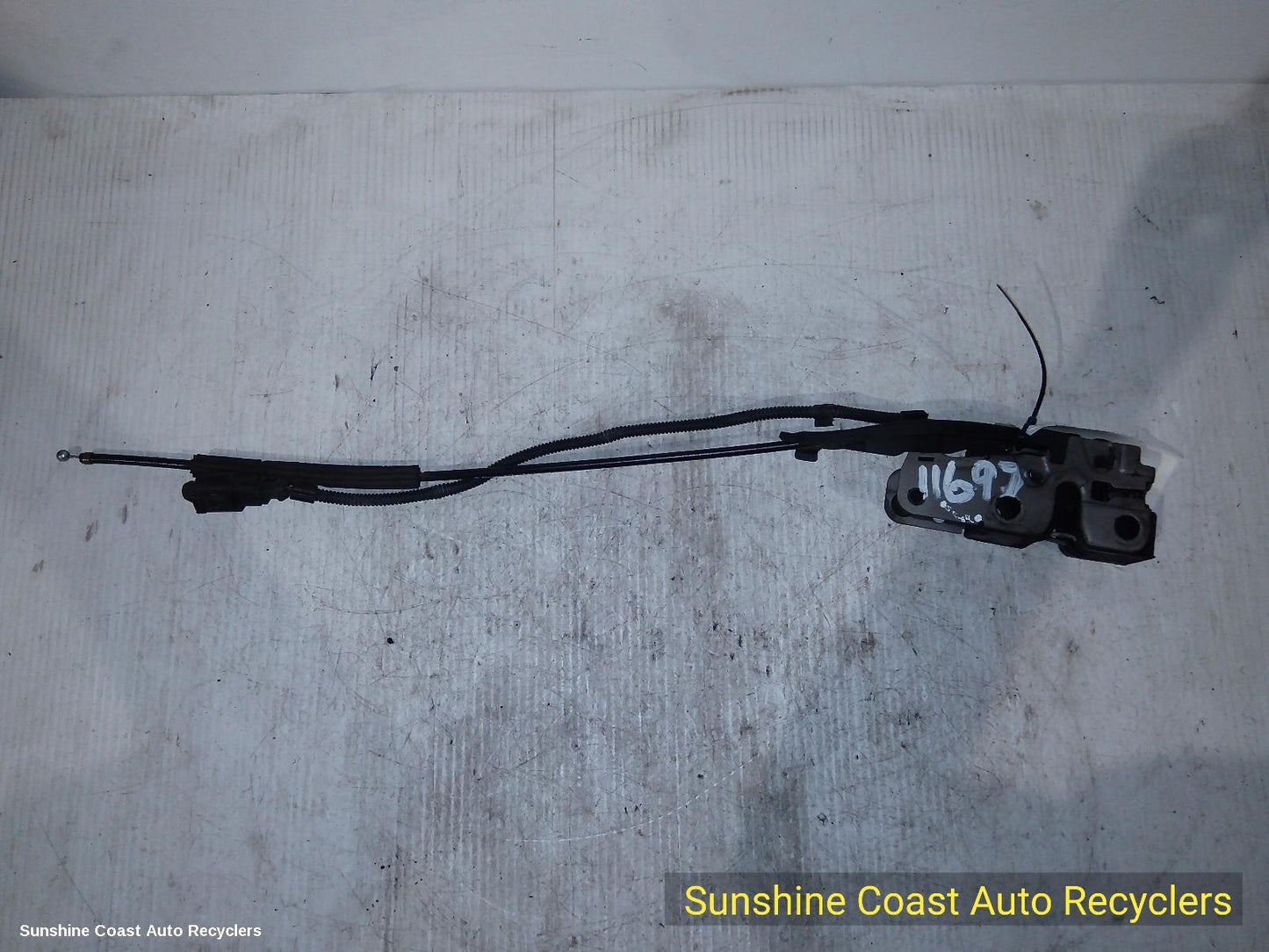 2009 Volkswagen Golf Bonnet Lock Support