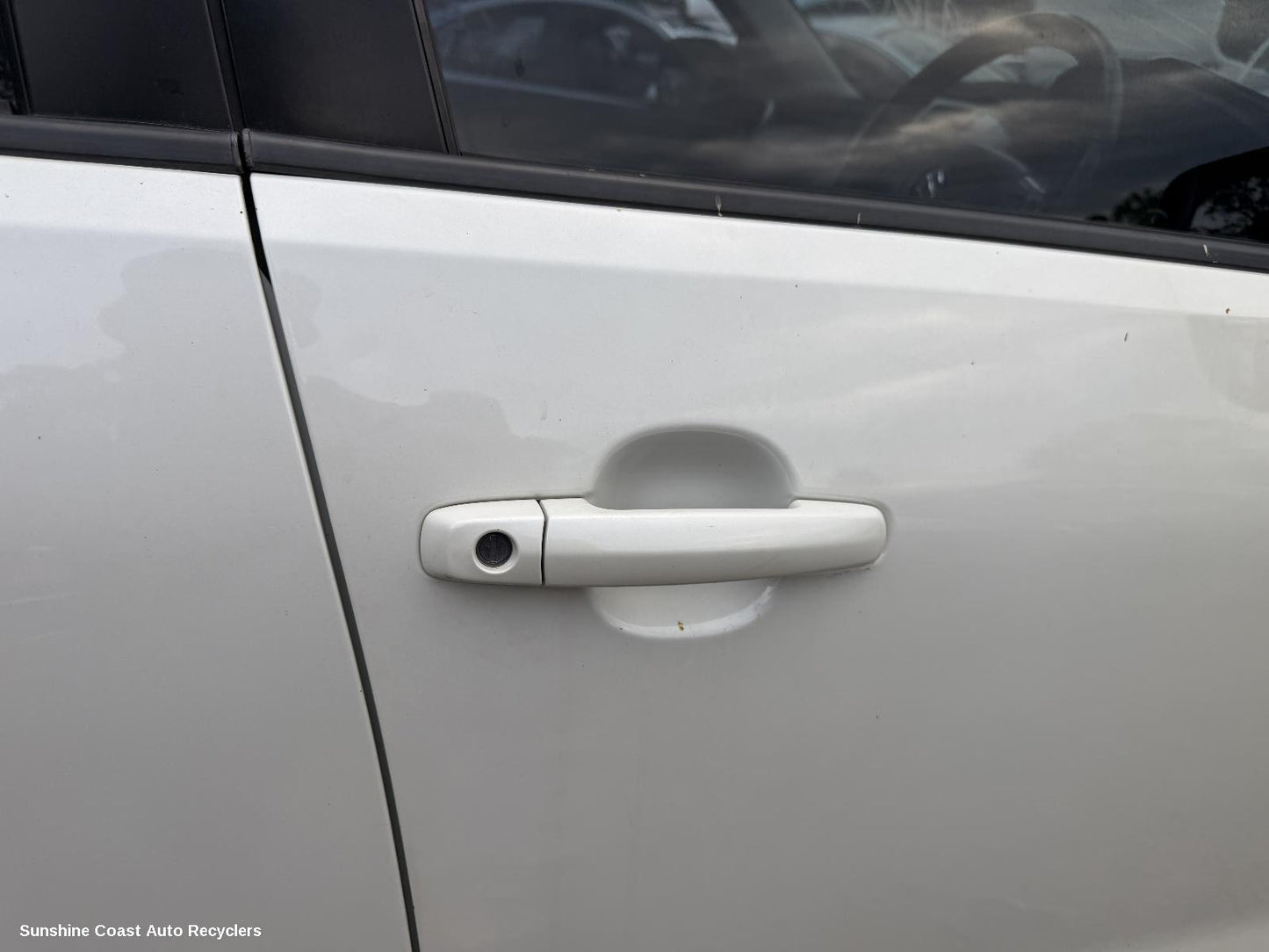 2013 Suzuki Vitara Door Handle