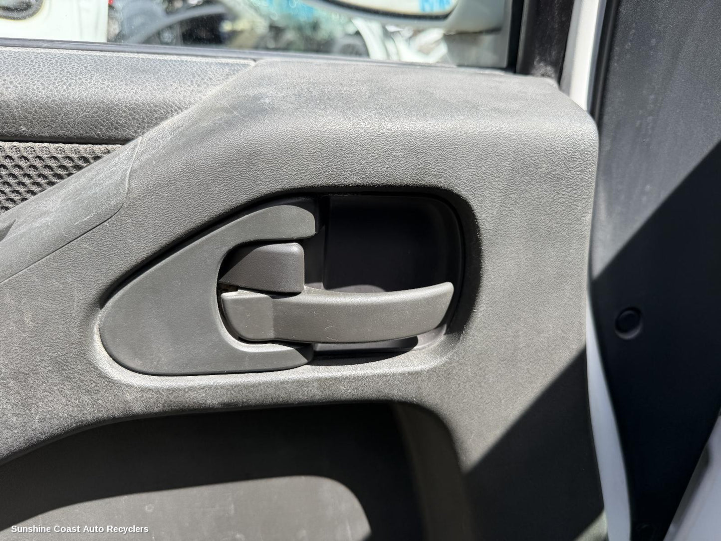 2005-2015 Nissan Navara Door Handle