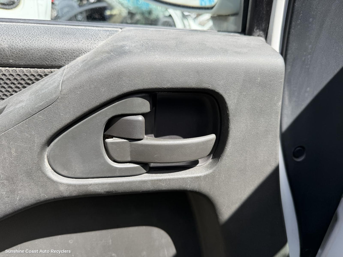 2005-2015 Nissan Navara Door Handle