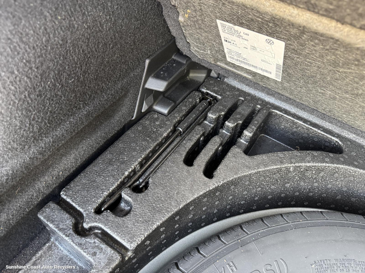2016-2024 Volkswagen Tiguan Jack Tool Kit