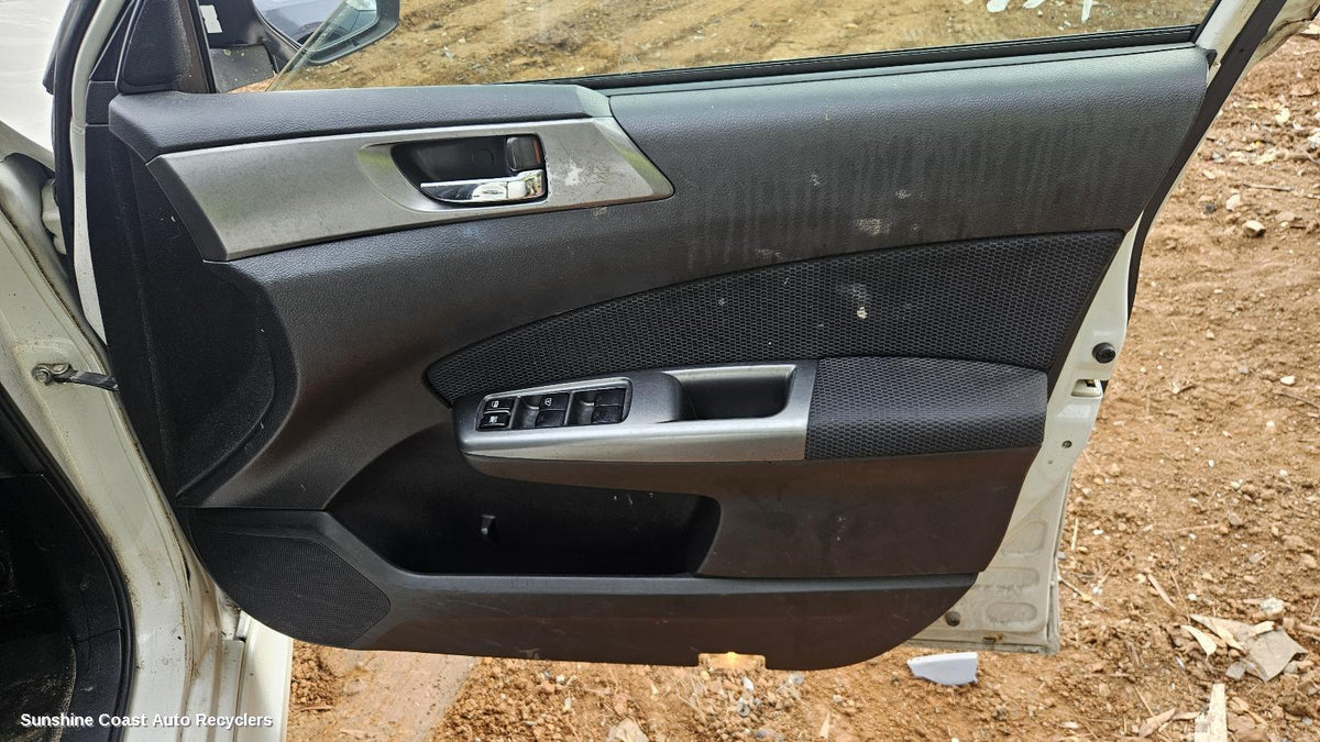 2008-2014 Subaru Liberty Door Trim
