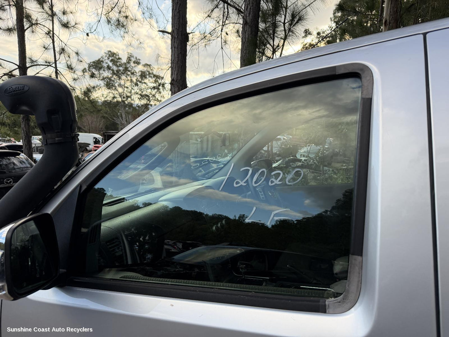 2011-2014 Nissan Navara Left Front Door Window