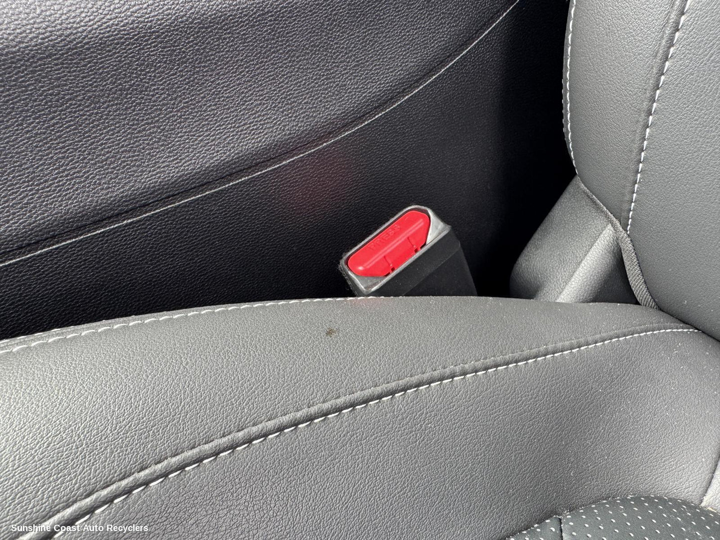 2023 Ldv D90 Seatbelt Stalk