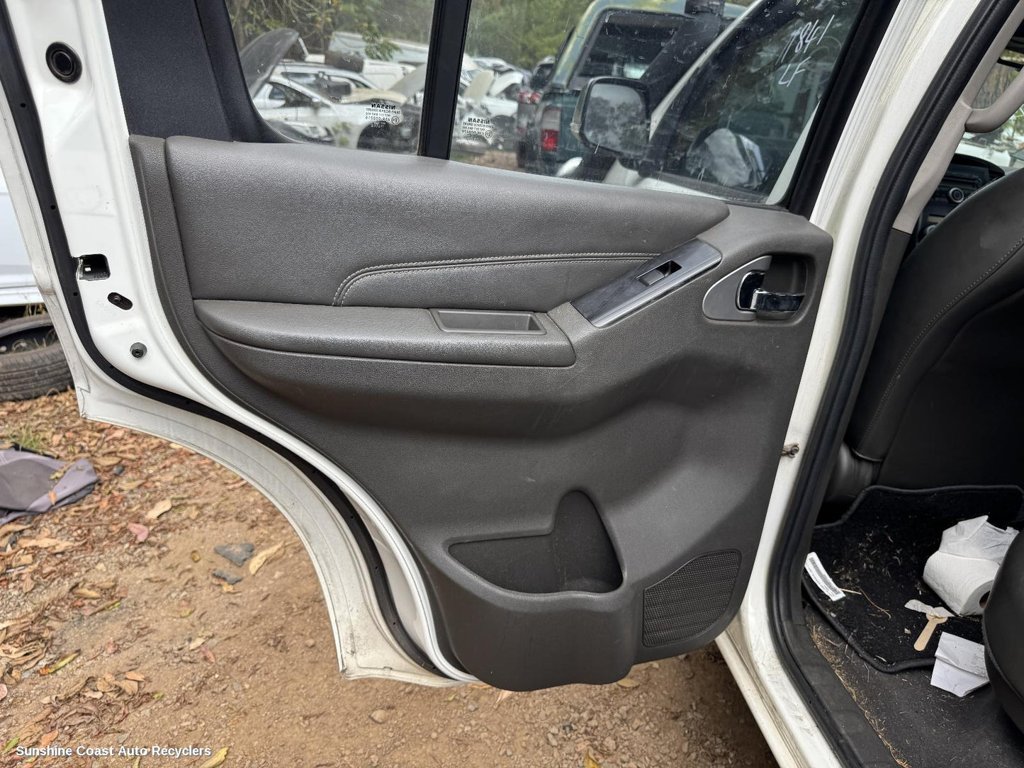 2010 Nissan Pathfinder Door Handle