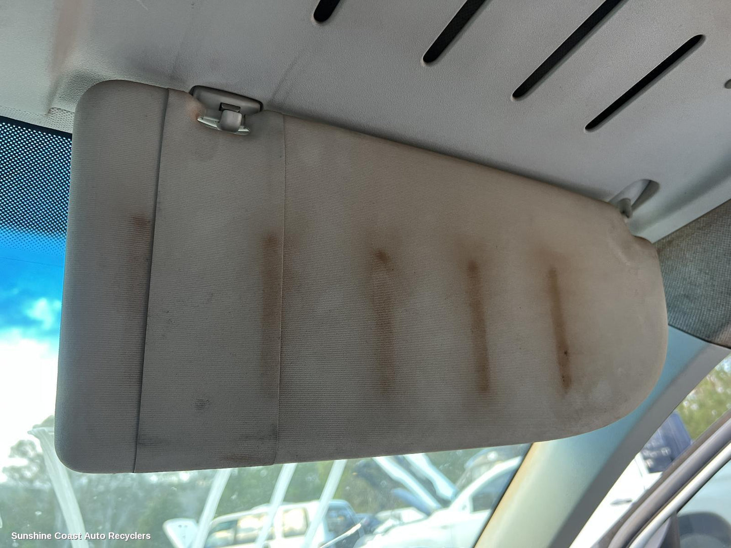2006 Volkswagen Caddy Sunvisor