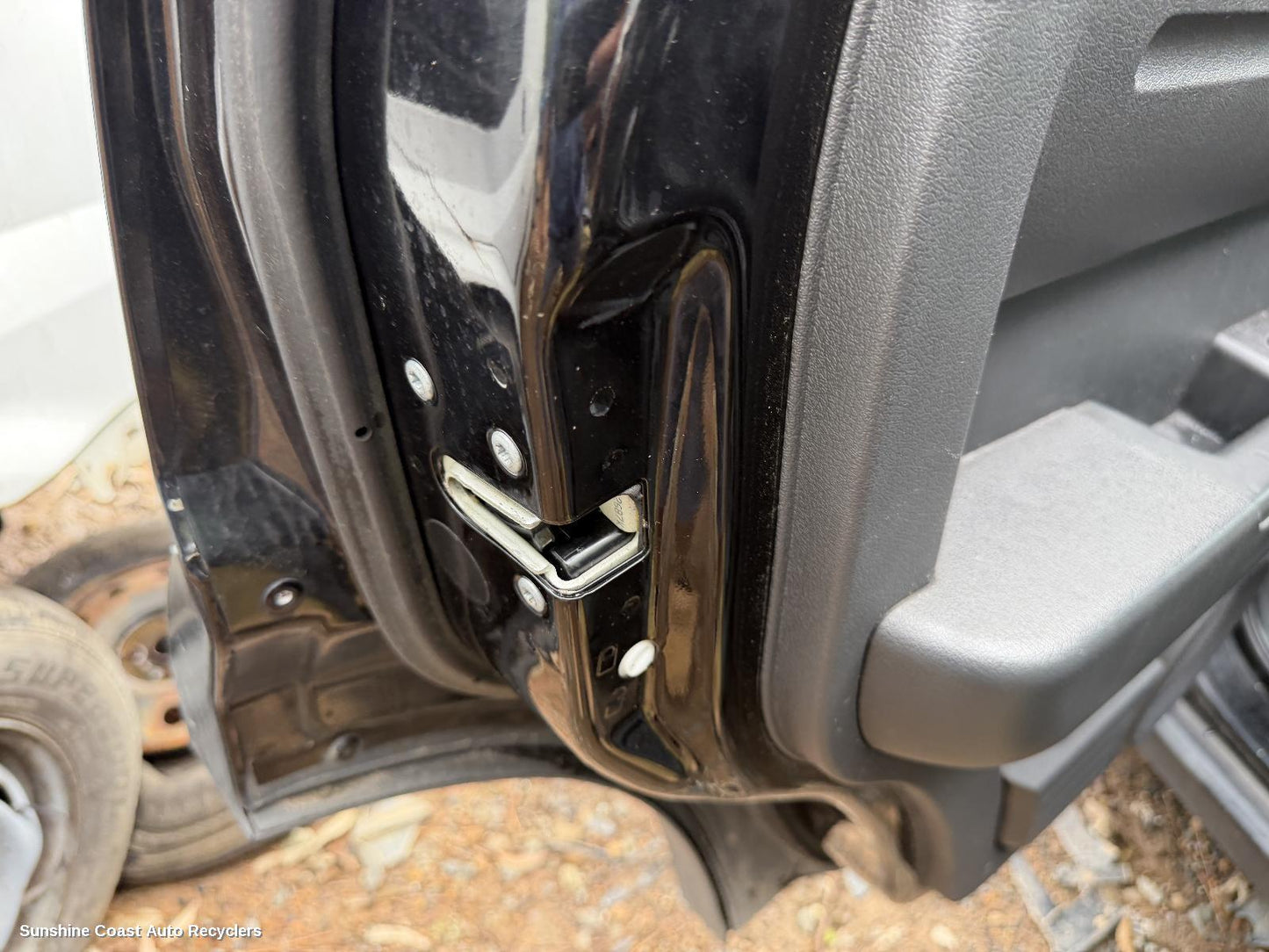 2007-2011 Dodge Nitro Door Boot Gate Lock