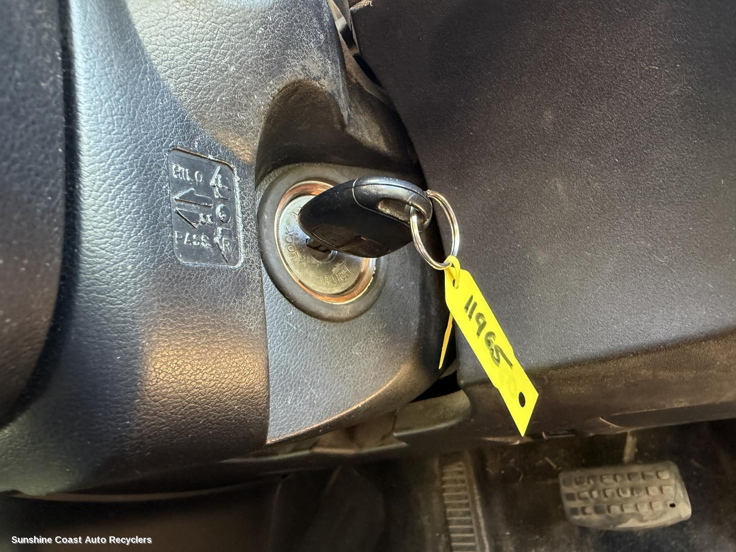 2006-2013 Mitsubishi Pajero Ignition W  Key