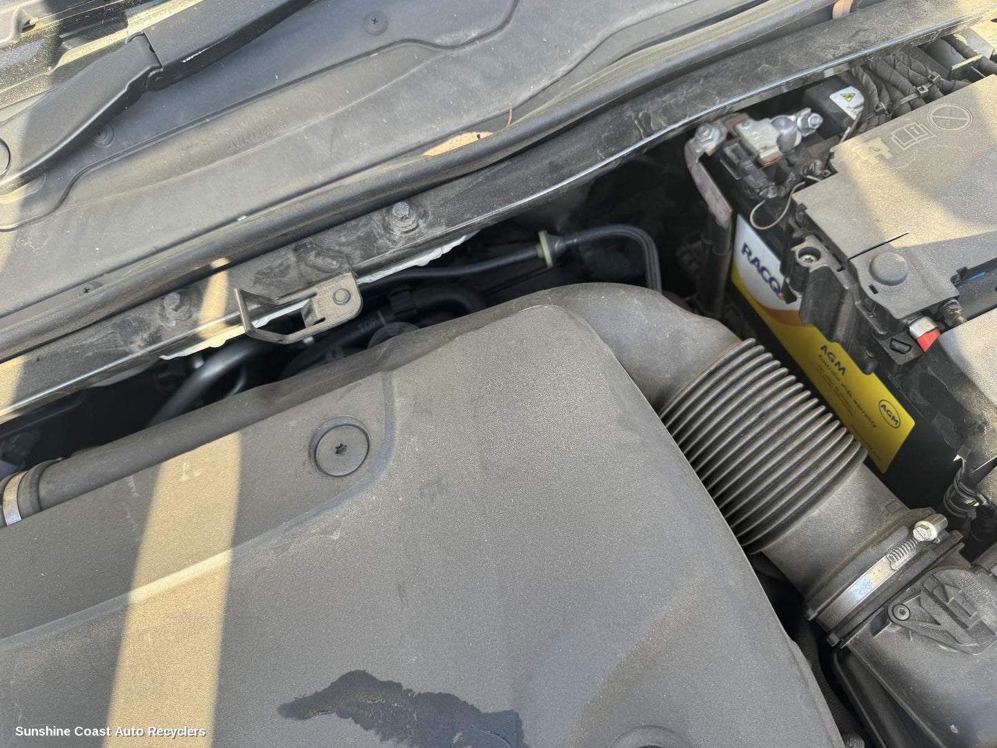 2015 Volvo S40 Air Cleaner Duct Hos