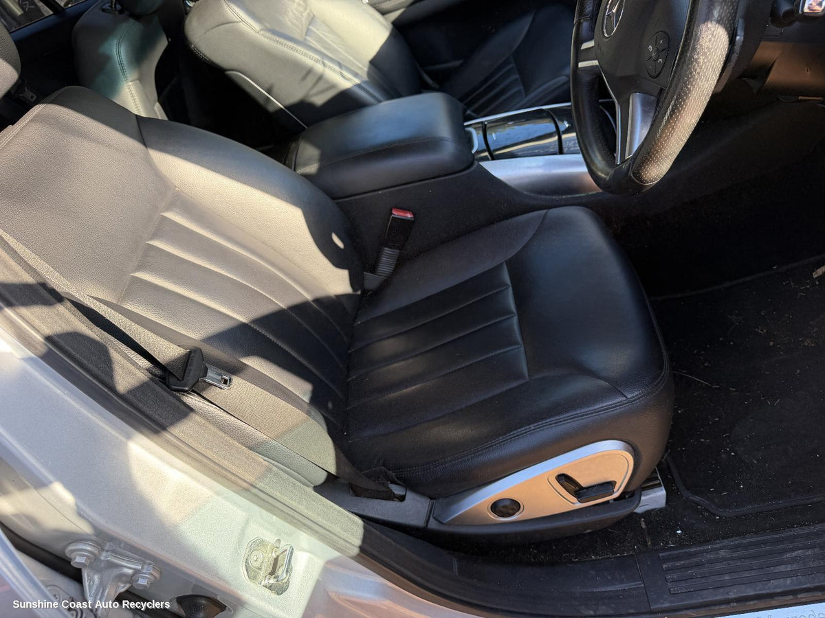 2006-2010 Mercedes R Class Front Seat