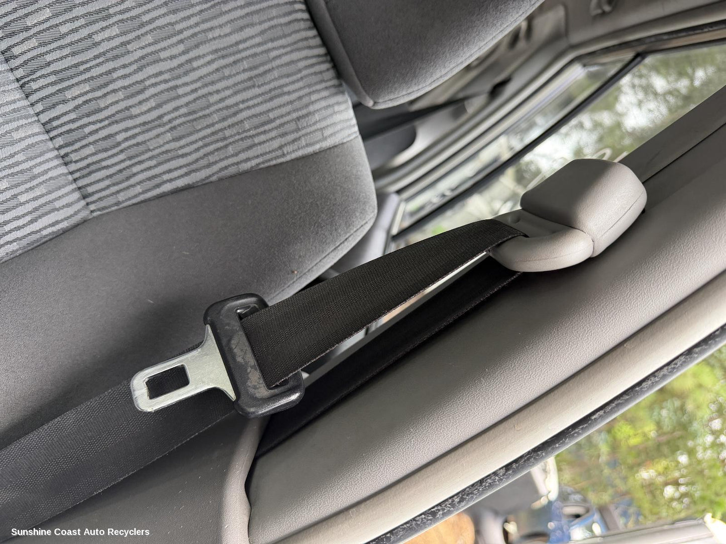 2002-2004 Mitsubishi Pajero Seatbelt Stalk