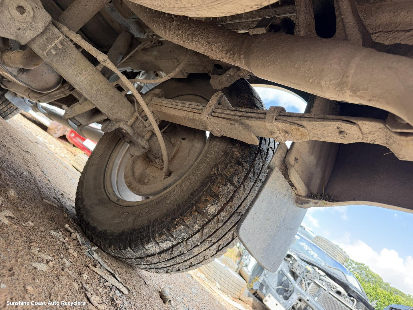 2005-2015 Nissan Navara Shock Absorber