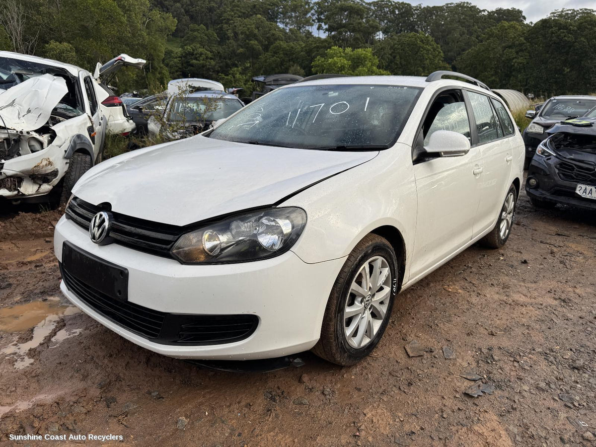 2009-2013 Volkswagen Golf Right Guard
