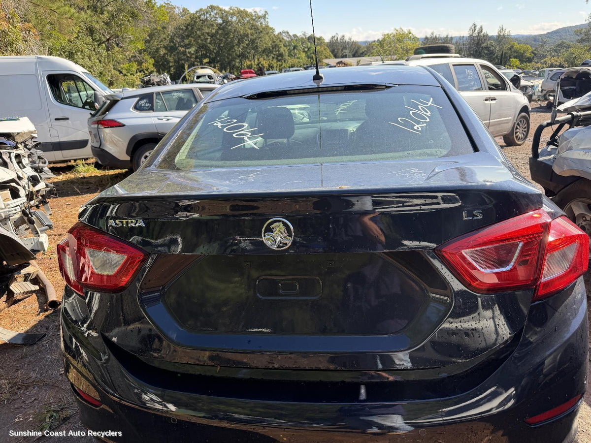 2017-2020 Holden Astra Rear Tailgate Glass