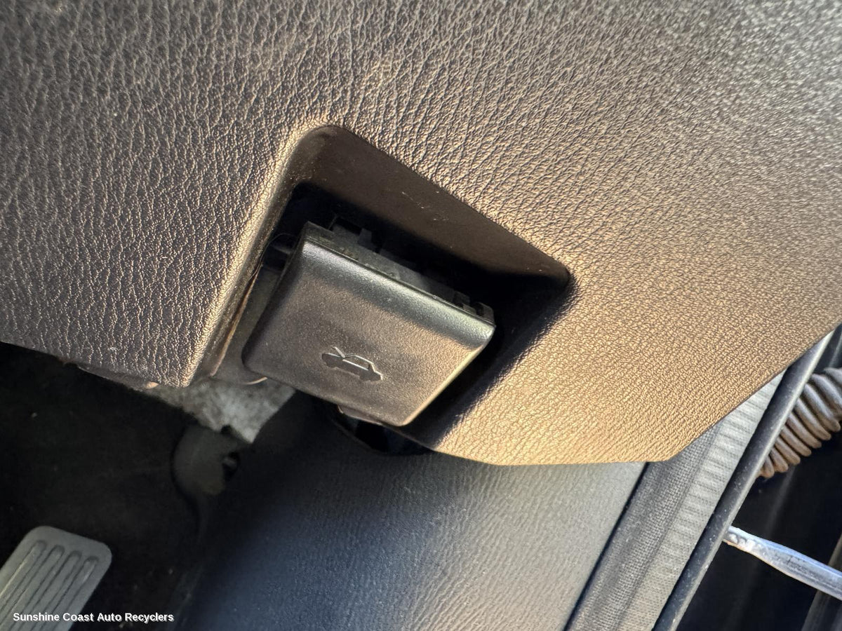 2012-2017 Mazda Cx5 Bonnet Release