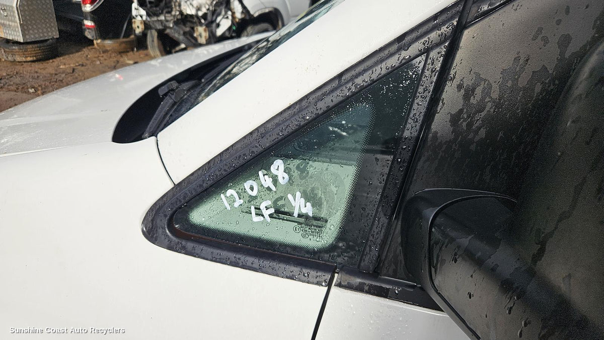 2004-2015 Volkswagen Caddy Left Front 1 4 Door Glass