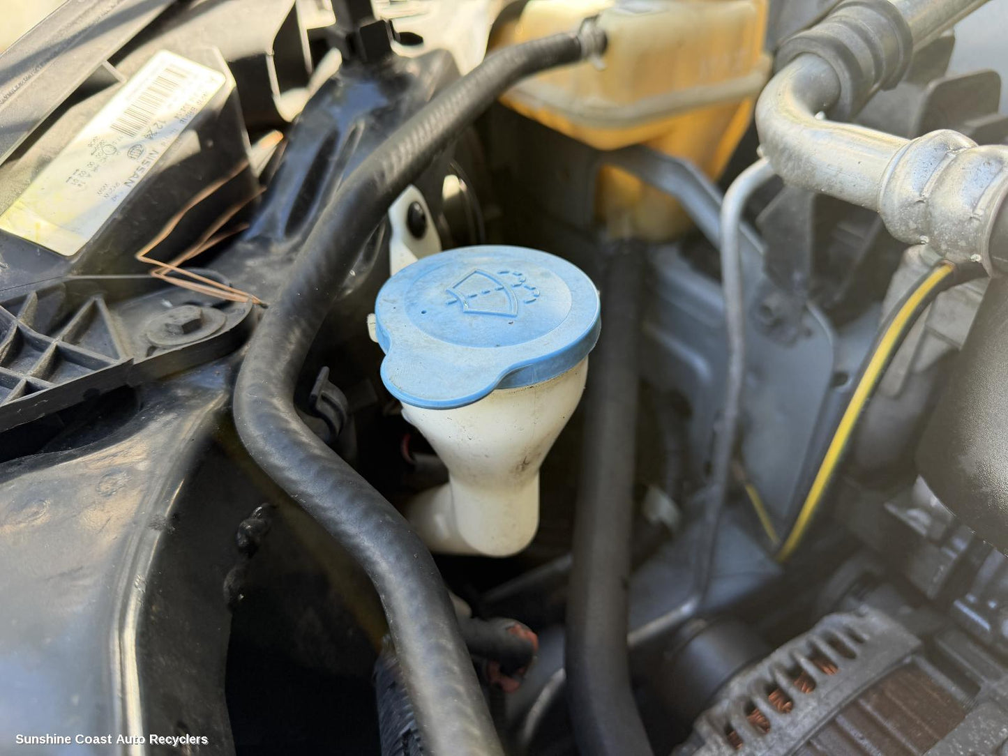 2007-2014 Nissan Dualis Washer Bottle