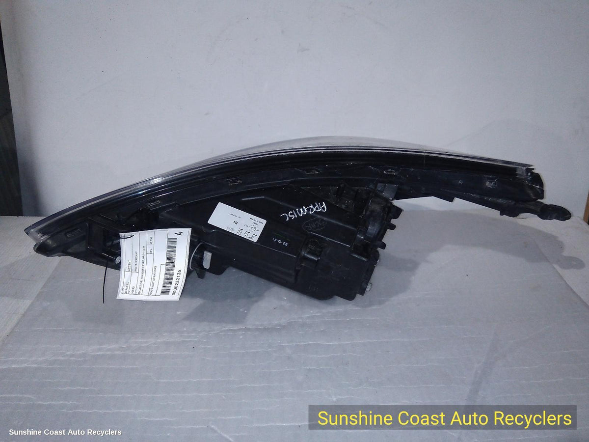 2014-2019 Hyundai Accent Right Headlamp