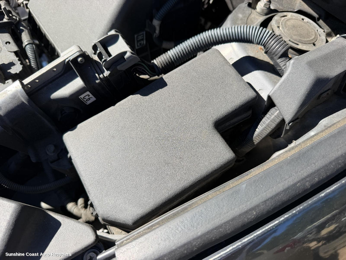 2005-2012 Toyota Rav4 Fuse Box