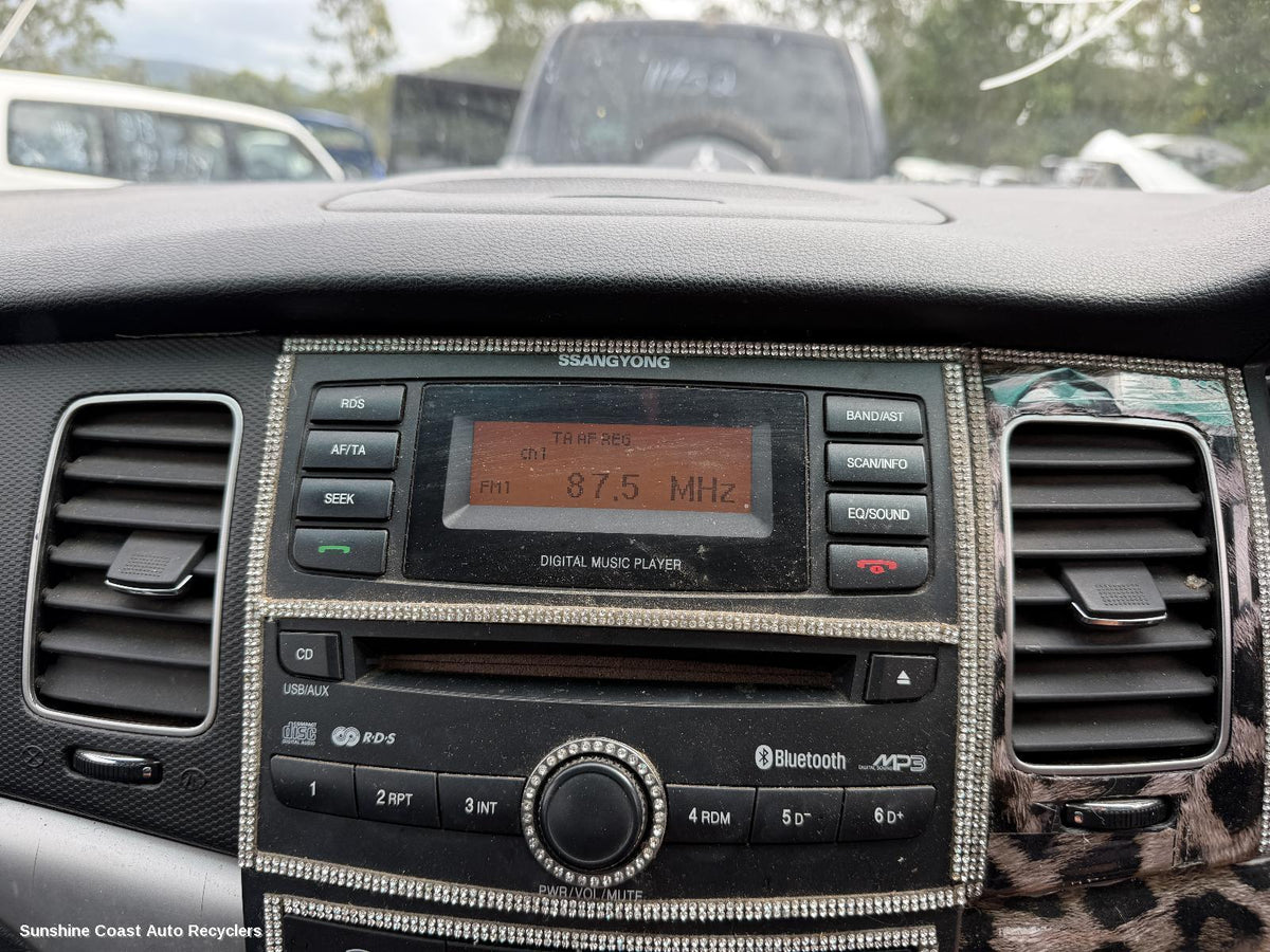 2011-2014 Ssangyong Korando Radio Cd Dvd Sat Tv