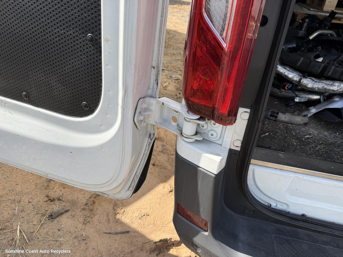 2020-2026 Ldv Deliver 9 Bootlid Tgate Hinge