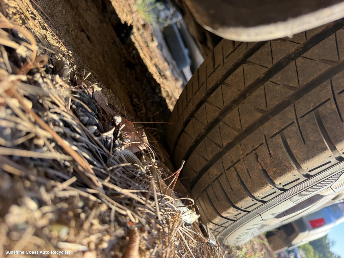 2004-2010 Volkswagen Transporter Tyre