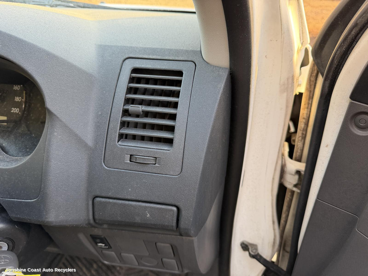 2011-2015 Toyota Hilux Misc