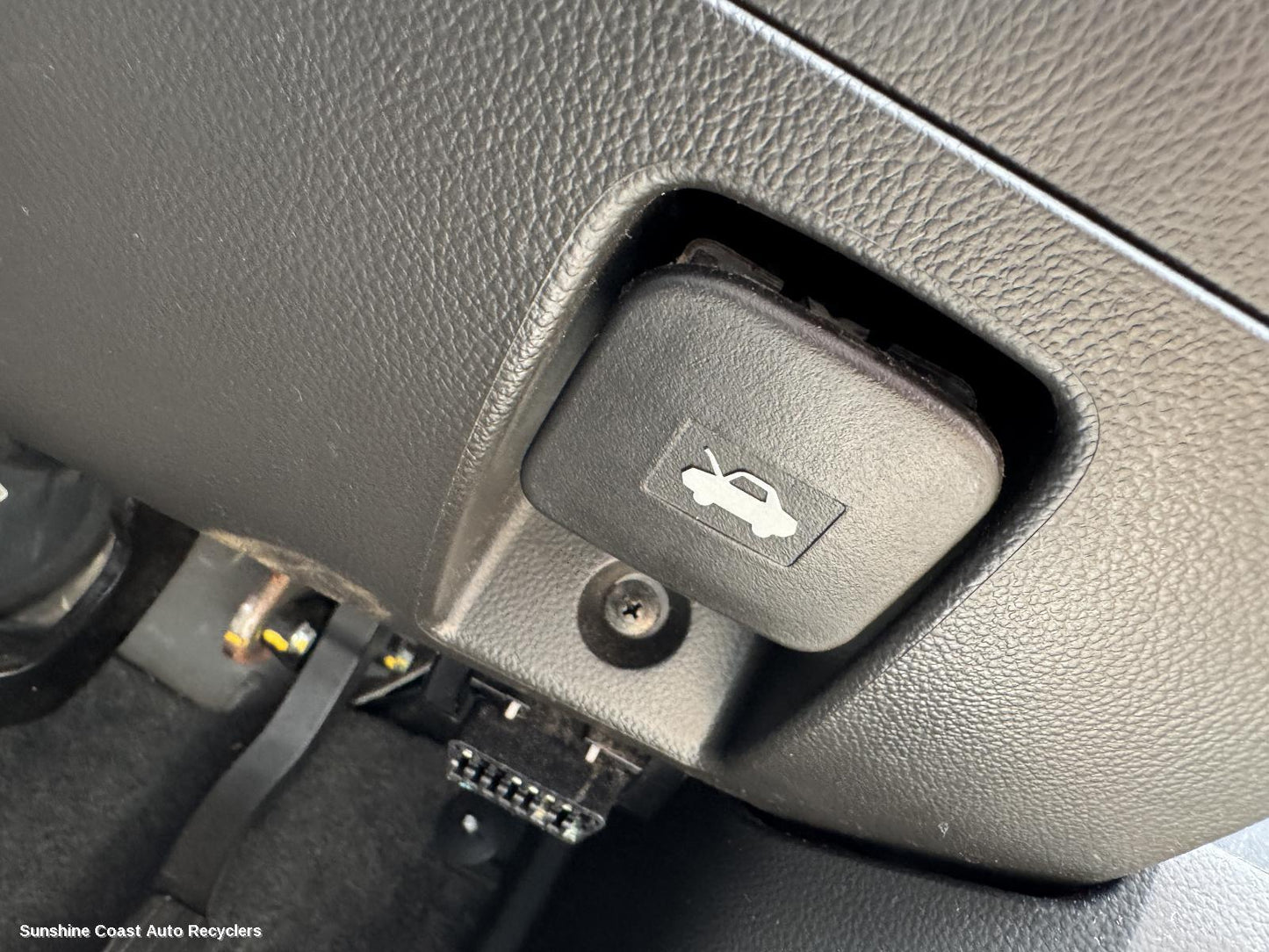 2013 Holden Captiva Bonnet Release