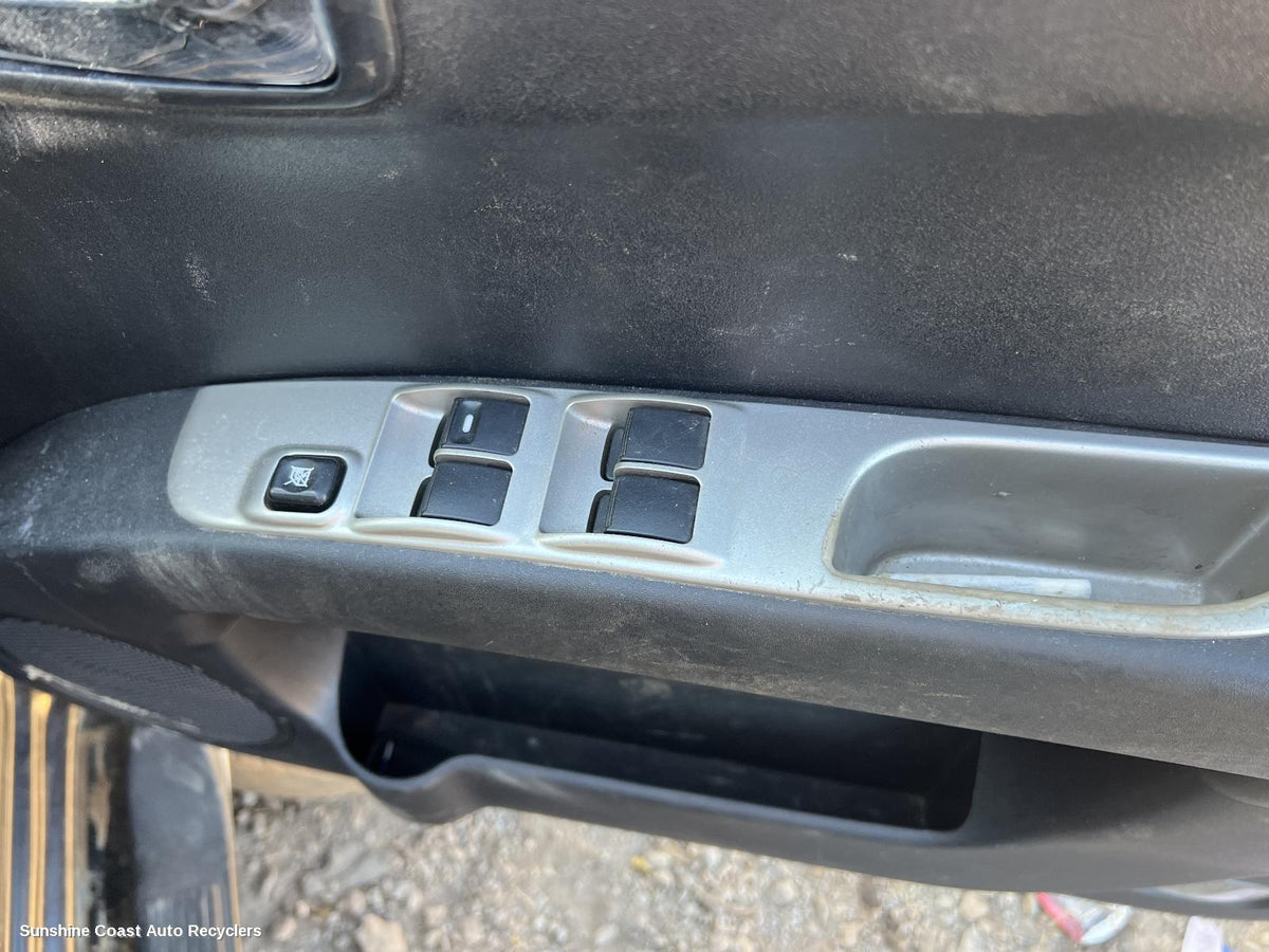 2006-2015 Mitsubishi Triton Pwr Dr Wind Switch