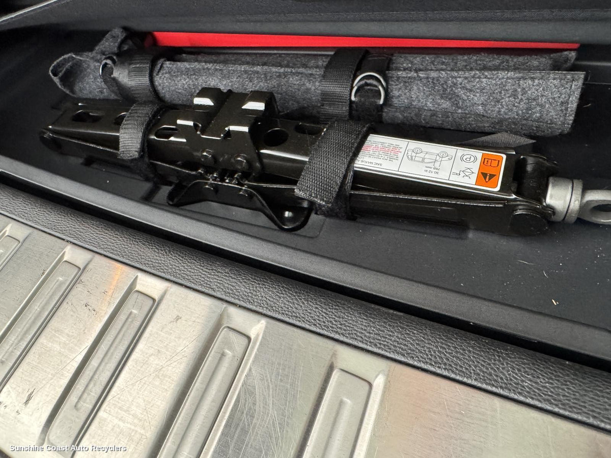 2017-2026 Ldv D90 Jack Tool Kit