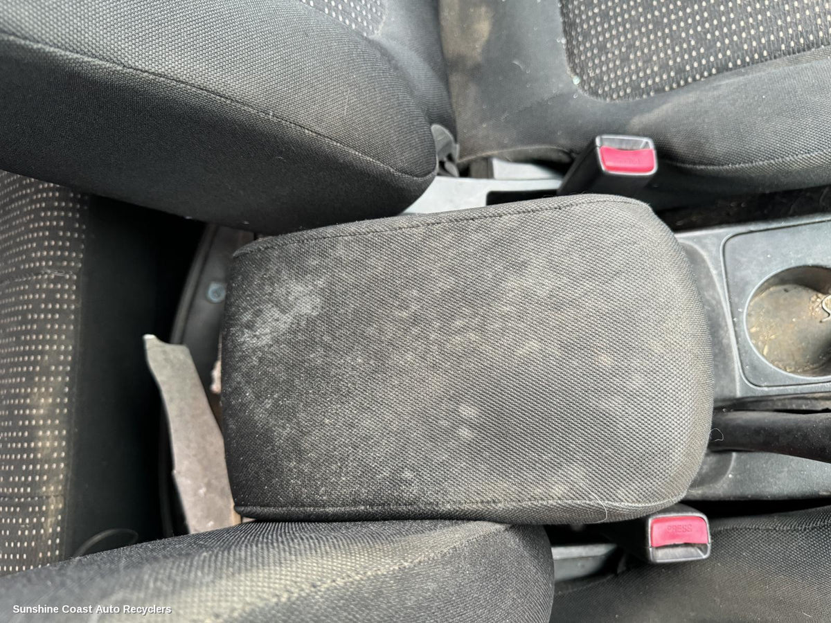 2009-2015 Mitsubishi Triton Console