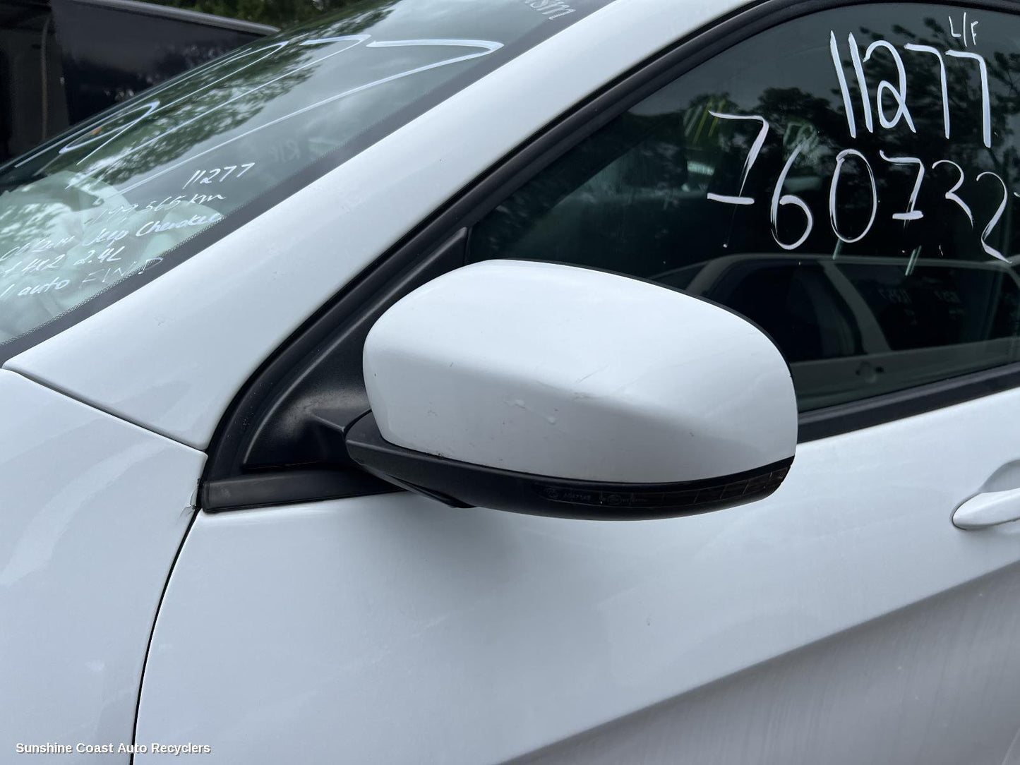 2014 Jeep Cherokee Left Door Mirror