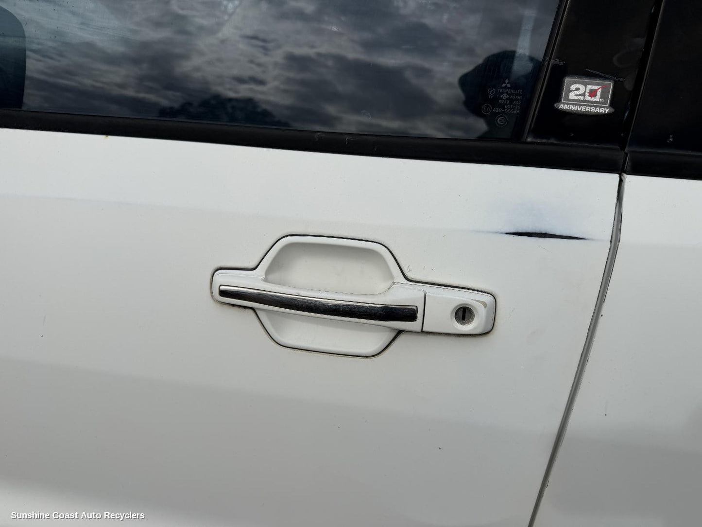 2000-2006 Mitsubishi Pajero Door Handle