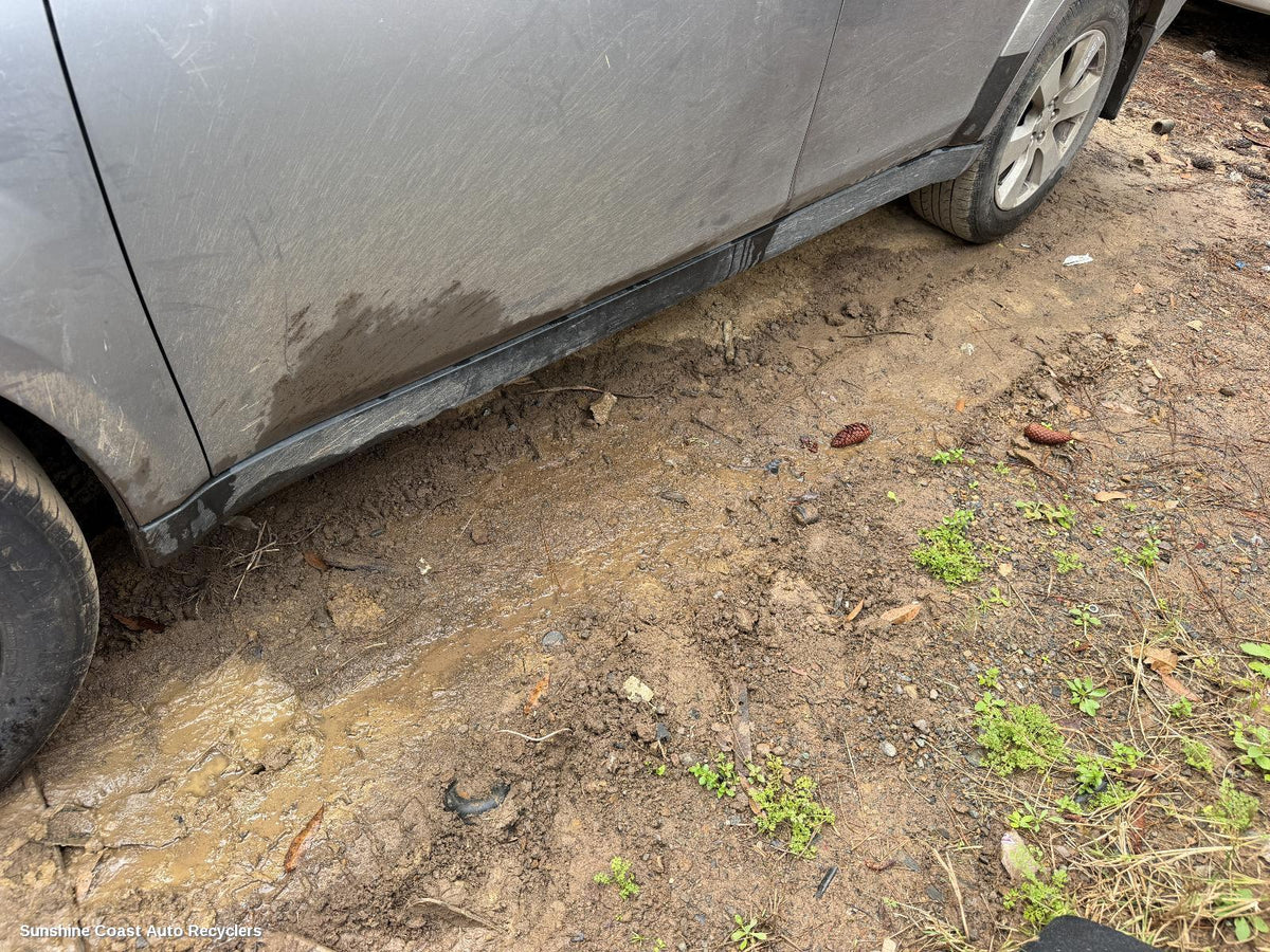 2009-2013 Subaru Outback Side Step Skirt