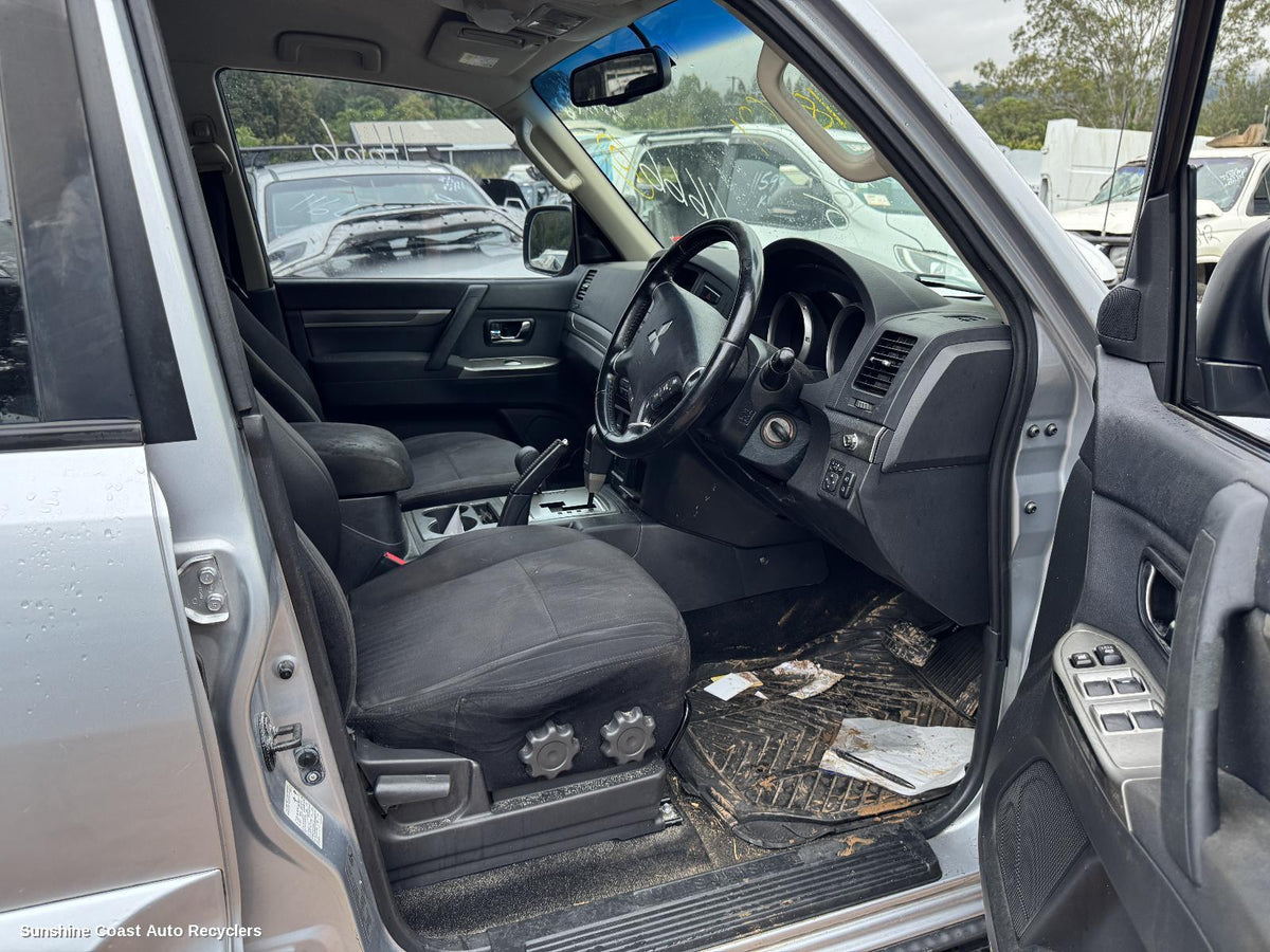 2006-2021 Mitsubishi Pajero Right Front Door