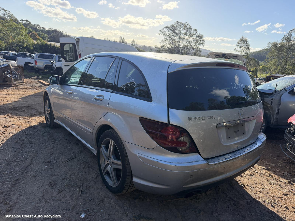 2006-2010 Mercedes R Class Left Rear Side Glass