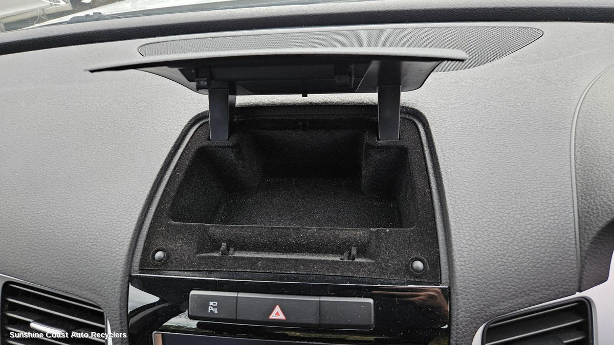 2010-2018 Volkswagen Touareg Glove Box