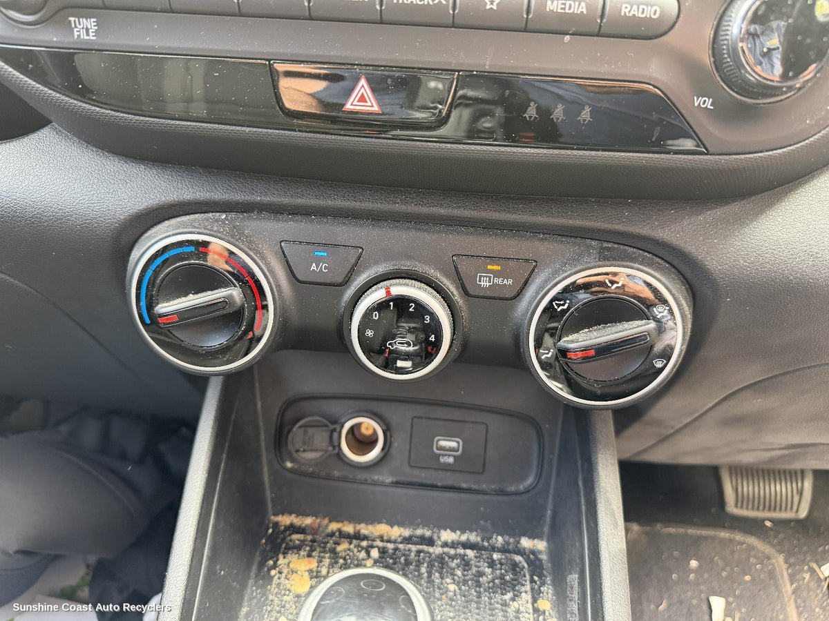 2019-2025 Hyundai Venue Heater Ac Controls